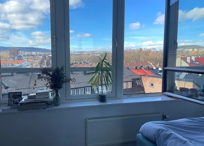 The Nest - Feels Like - Quiet And Bright