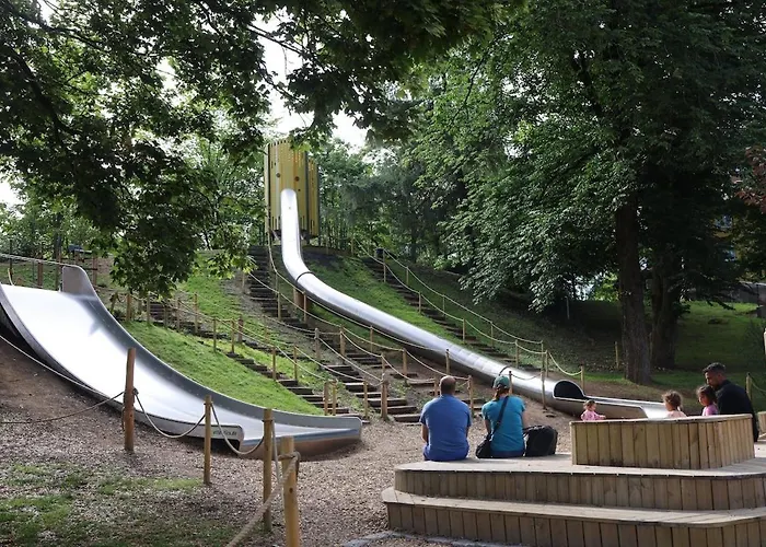 The Nest - Feels Like - Quiet And Bright