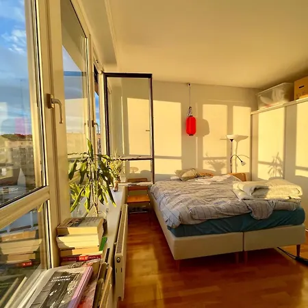 The Nest - Feels Like - Quiet And Bright Oslo